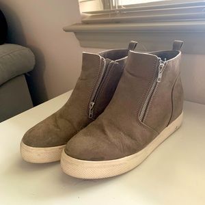 Light brown shoes
